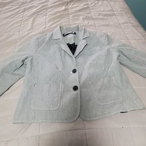 Great 3/4 sleeve blazer